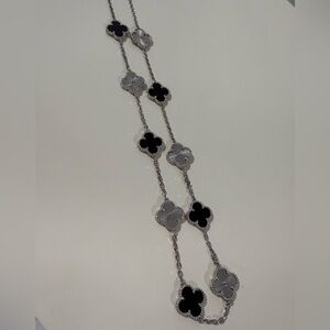 Clovers Necklace - Stainless Steele.